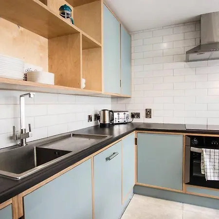 Modern Centre Bed and breakfast